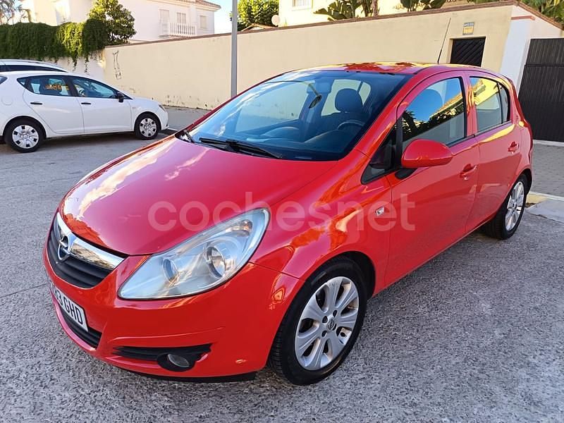 Rojo Usado 2008 Opel Corsa Enjoy Berlina | 4500 € (Precio justo) - Imagen 1/4