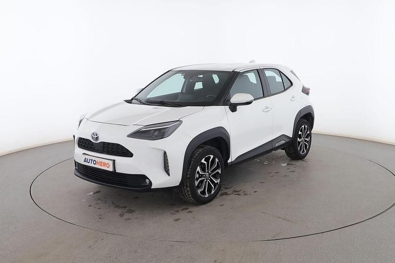 Blanco Usado 2021 Toyota Yaris Hybrid Active SUV | 23.699 € (Caro) - Imagen 1/3