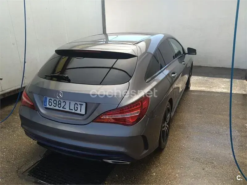 Usado Mercedes CLA250e Shooting Brake 218 CV (160 kW) 2017 Gris / plata Familiar