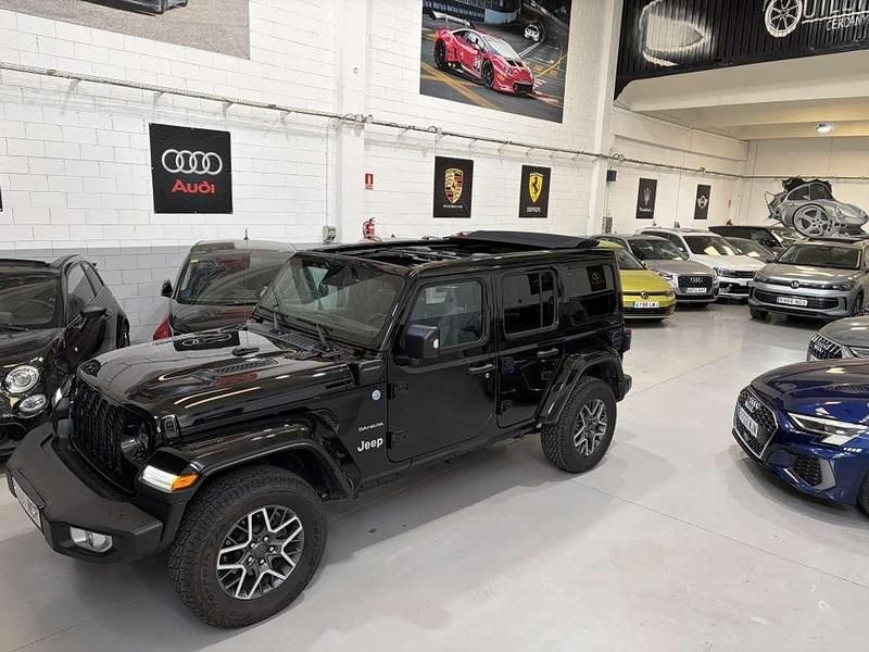 Usado Jeep Wrangler Unlimited Sahara 381 CV (280 kW) 2022 Negro SUV