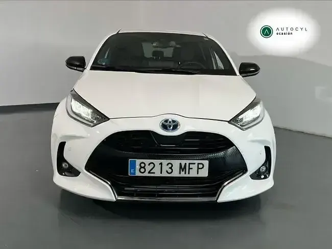 Usado Toyota Yaris Plus 115 CV (84 kW) 2023 Blanco Utilitario