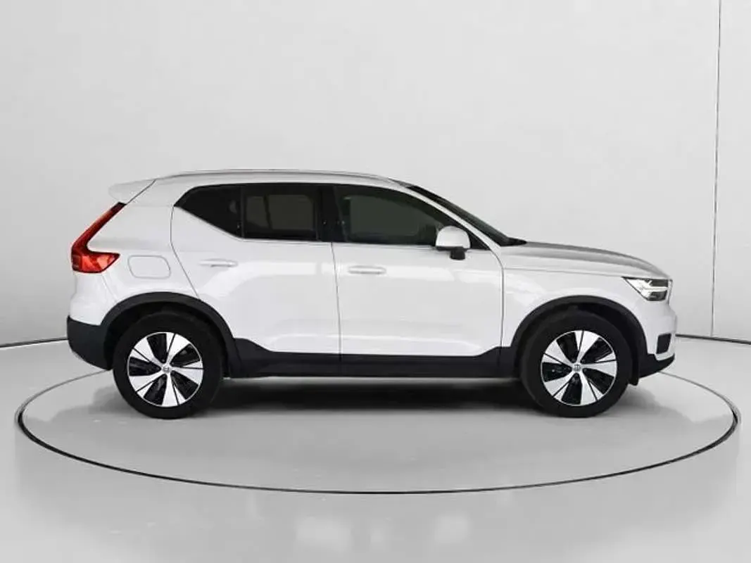 Usado Volvo XC40 Core 211 CV (155 kW) 2022 Blanco SUV