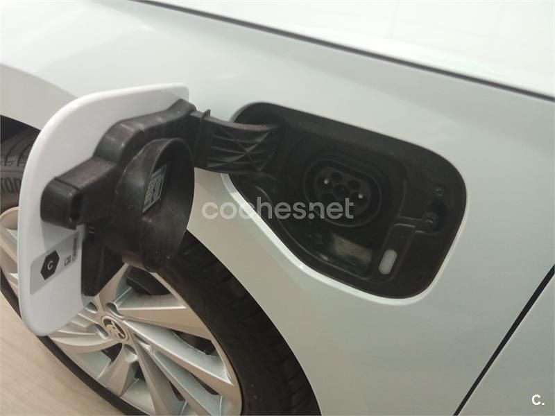 Usado Skoda Octavia Style 204 CV (150 kW) 2024 Blanco Berlina