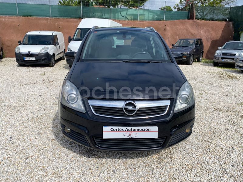 Usado Opel Zafira Cosmo 120 CV (88 kW) 2006 Negro Monovolumen