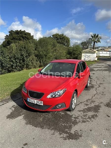 Usado Seat Ibiza Copa 90 CV (66 kW) 2011 Rojo Berlina