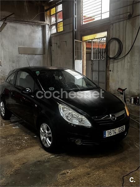 Negro Usado 2009 Opel Corsa Sport Berlina | 3200 € (Buen precio) - Imagen 1/4