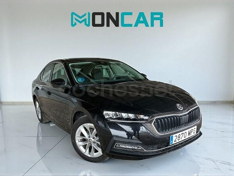 Usado Skoda Octavia Selection 150 CV (110 kW) 2024 Negro Berlina