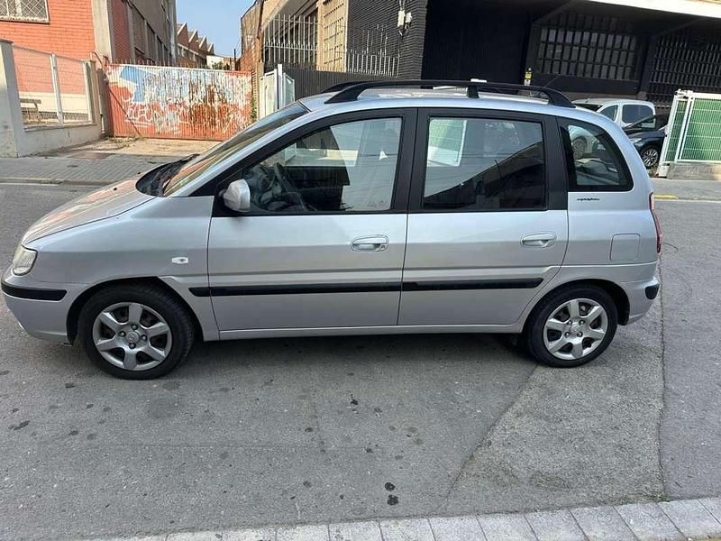 Plateado Usado 2007 Hyundai Matrix Monovolumen | 3450 € - Imagen 1/4