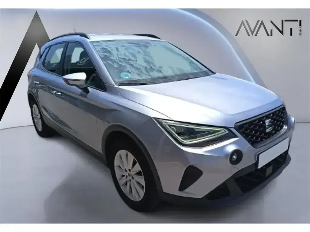 Usado Seat Arona Style 110 CV (80 kW) 2022 Gris SUV