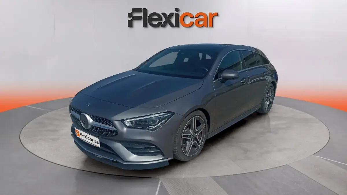 Usado Mercedes CLA200 Shooting Brake 150 CV (110 kW) 2021 Gris Familiar