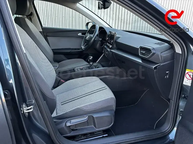 Usado Seat Leon Style 110 CV (80 kW) 2021 Negro Berlina