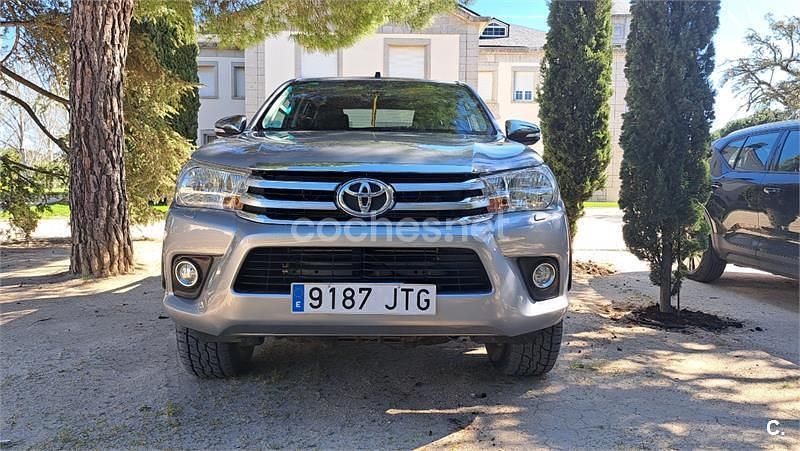 Usado Toyota HiLux 150 CV (110 kW) 2016 Gris / plata Pickup/Camioneta