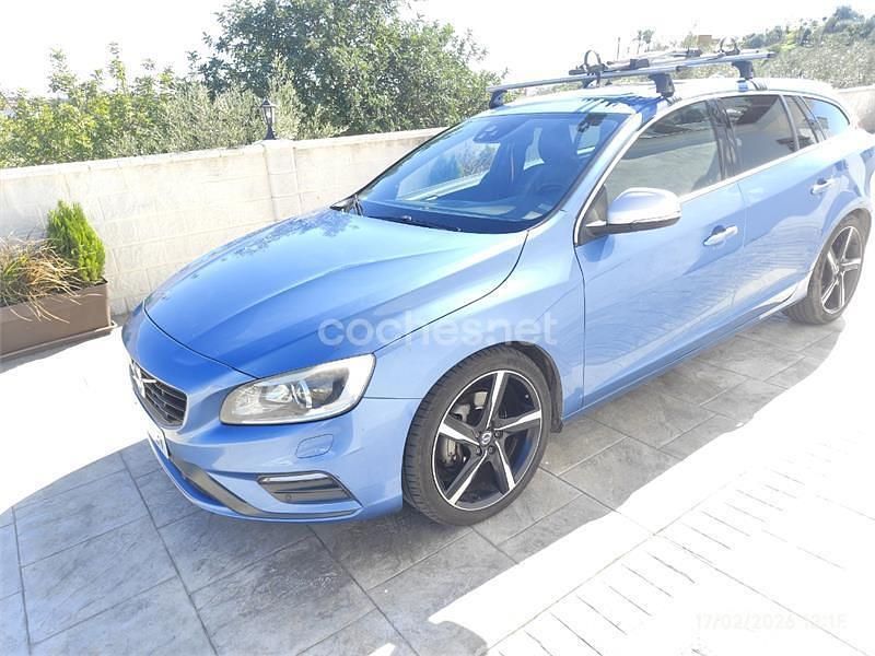Usado Volvo V60 R-Design Momentum 225 CV (165 kW) 2016 Azul Familiar