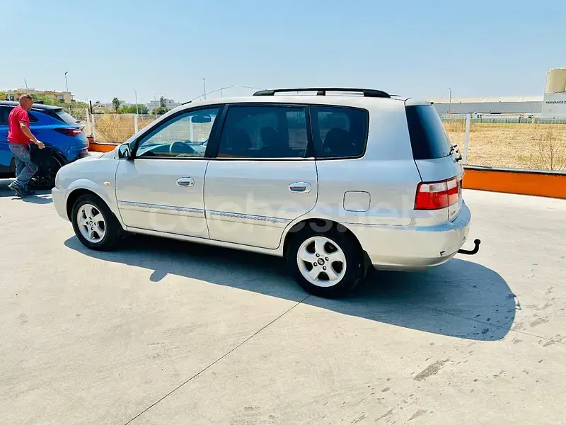 Usado Kia Carens EX 112 CV (82 kW) 2006 Gris / plata Monovolumen