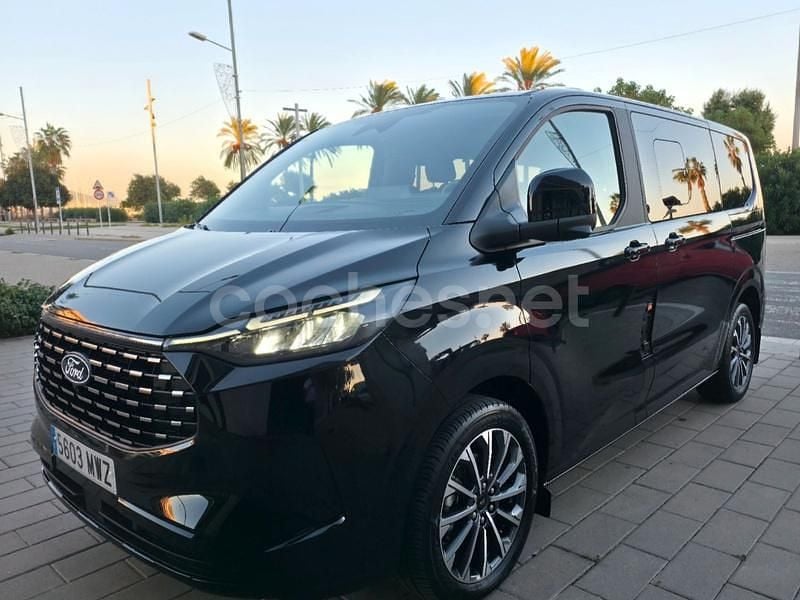 Negro Usado 2025 Ford Tourneo Titanium X Monovolumen | 49.900 € - Imagen 1/4