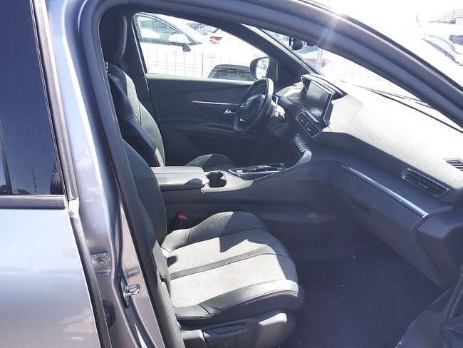 Usado Peugeot 3008 Allure 225 CV (165 kW) 2023 Plata SUV