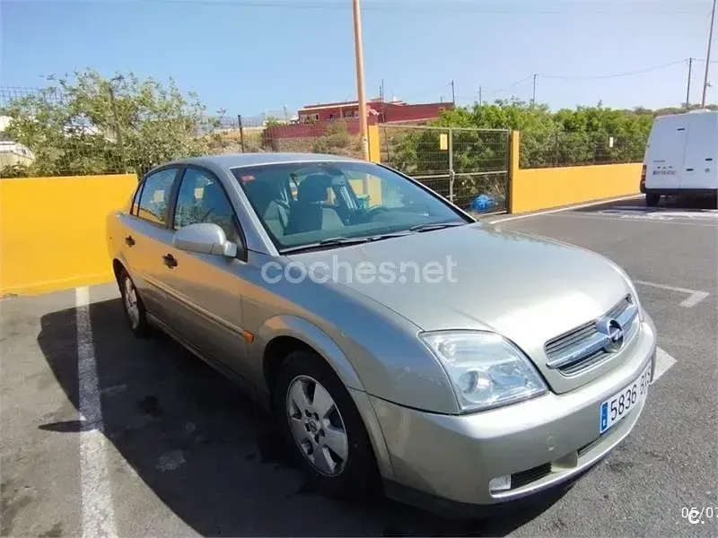 Usado Opel Vectra Comfort 147 CV (108 kW) 2002 Gris / plata Berlina