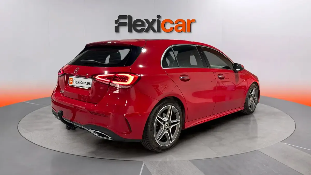 Usado Mercedes A180 136 CV (100 kW) 2019 Rojo Berlina