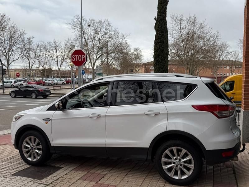 Usado Ford Kuga Business Edition 150 CV (110 kW) 2016 Blanco SUV