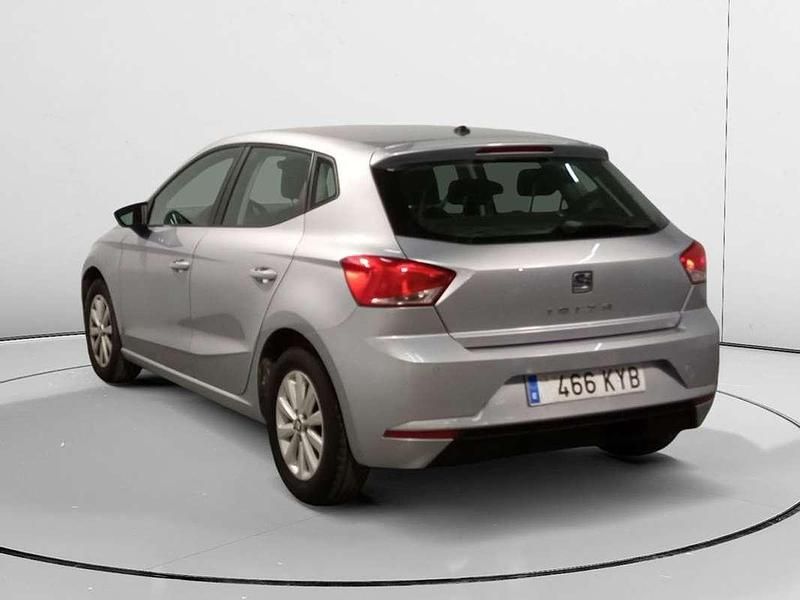 Usado Seat Ibiza Style Plus 80 CV (58 kW) 2019 Gris Utilitario