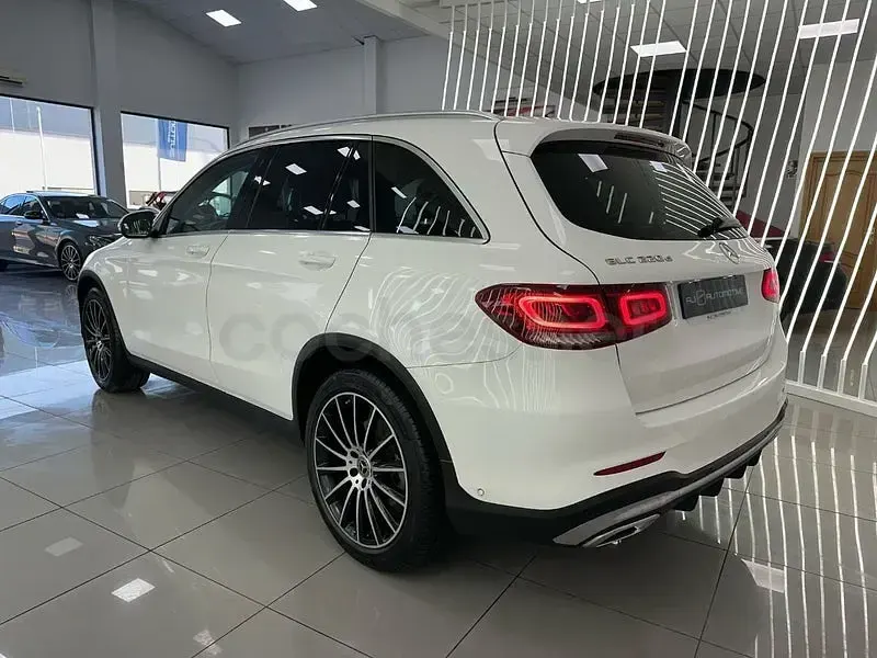 Usado Mercedes GLC220 194 CV (142 kW) 2022 Blanco SUV