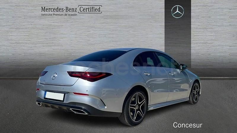 Usado Mercedes CLA200 163 CV (119 kW) 2025 Gris / plata Berlina