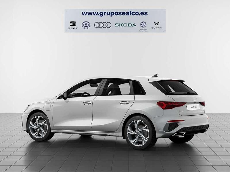 Usado Audi A3 Sportback e-tron S-Line 204 CV (150 kW) 2023 Blanco Utilitario