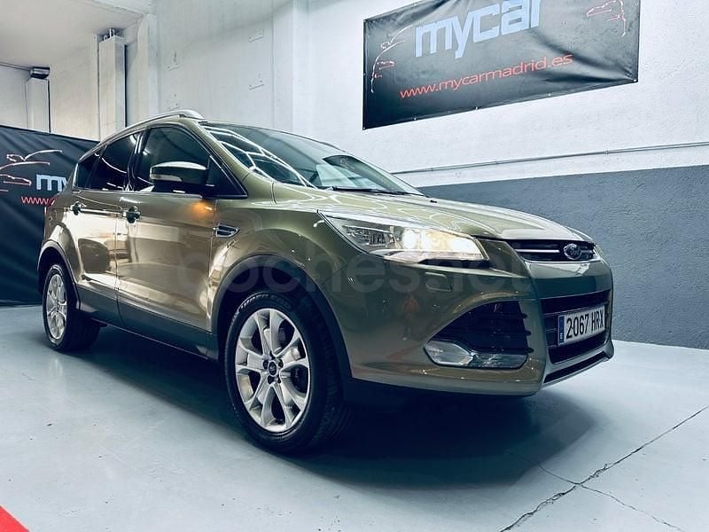 Usado Ford Kuga Titanium 163 CV (119 kW) 2014 Beige SUV