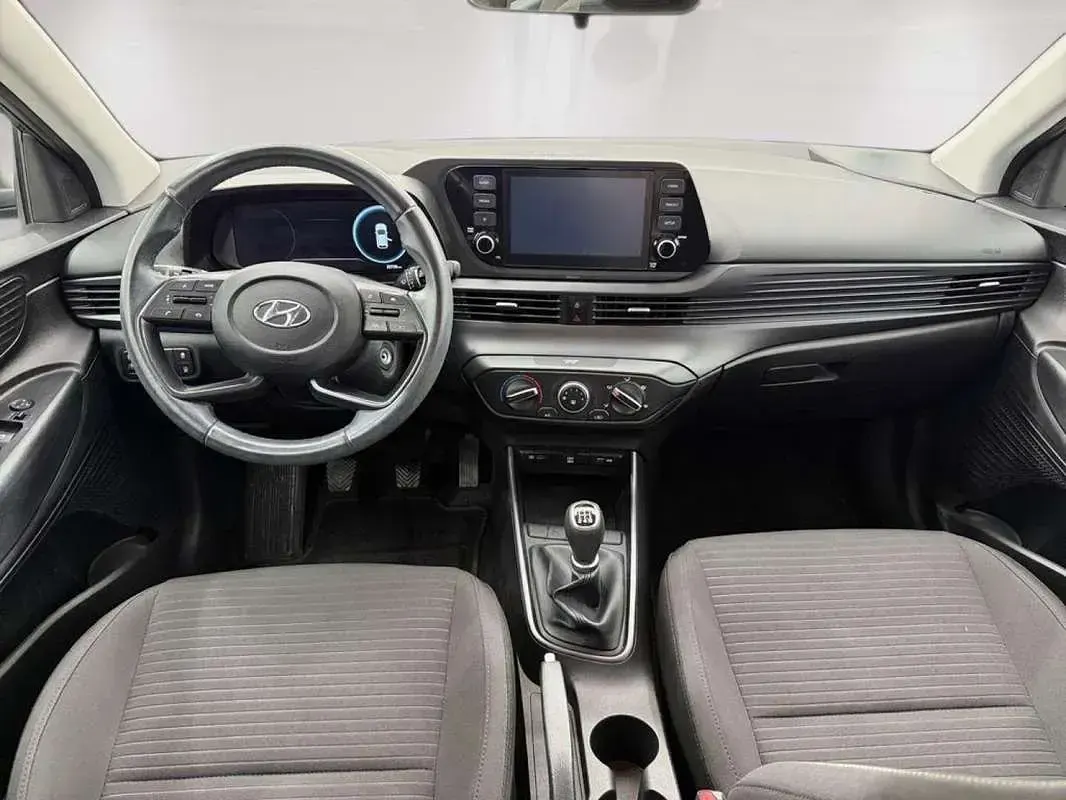 Usado Hyundai i20 84 CV (61 kW) 2021 Gris Utilitario