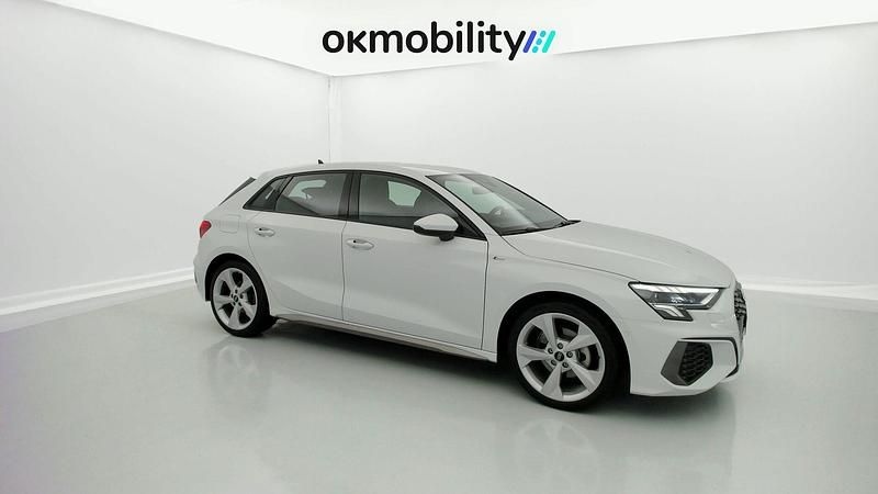 Usado Audi A3 Sportback e-tron S-Line 150 CV (110 kW) 2023 Gletscherweiss metallic Utilitario