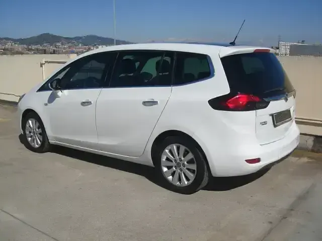 Usado Opel Zafira Excellence 131 CV (96 kW) 2012 Blanco Monovolumen