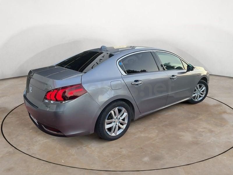 Usado Peugeot 508 Active 120 CV (88 kW) 2017 Gris / plata Berlina