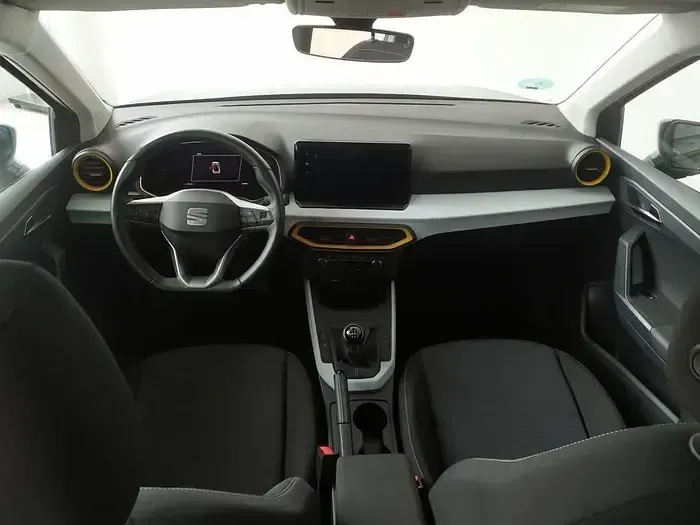 Usado Seat Arona Style 115 CV (84 kW) 2025 Gris SUV