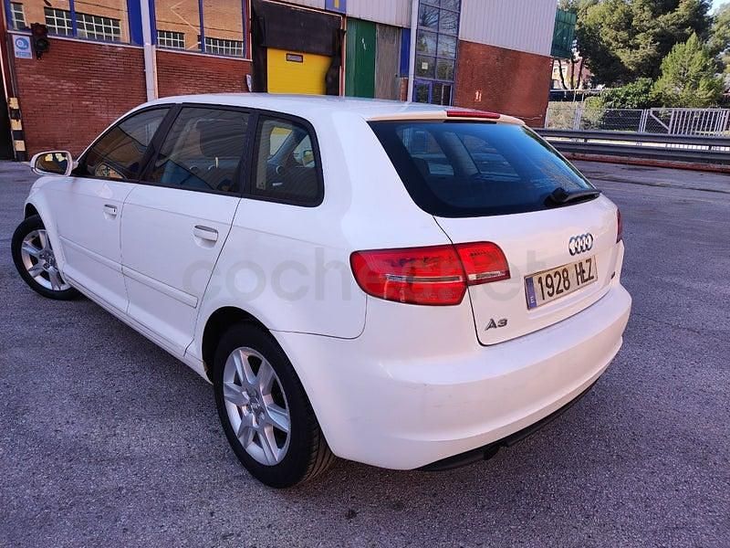 Usado Audi A3 Ambiente 105 CV (77 kW) 2012 Blanco Utilitario