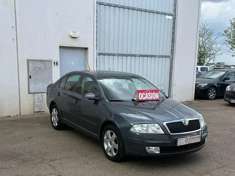 Usado Skoda Octavia 105 CV (77 kW) 2007 Gris / plata Berlina