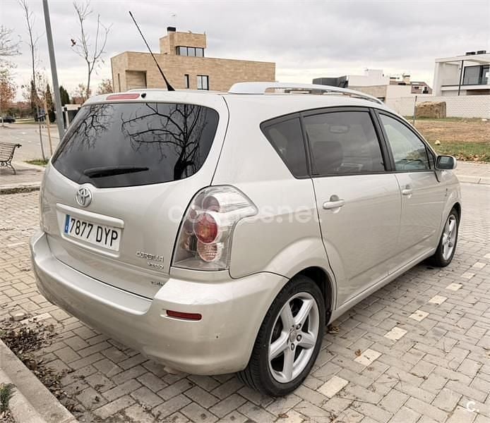 Usado Toyota Corolla Verso Sport 177 CV (130 kW) 2006 Gris / plata Monovolumen
