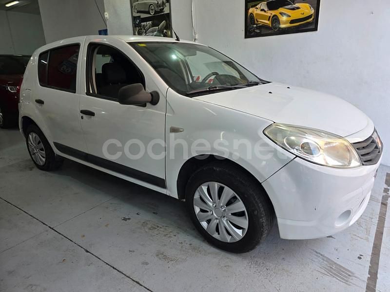Blanco Usado 2010 Dacia Sandero Ambiance Berlina | 3650 € (Precio justo) - Imagen 1/4