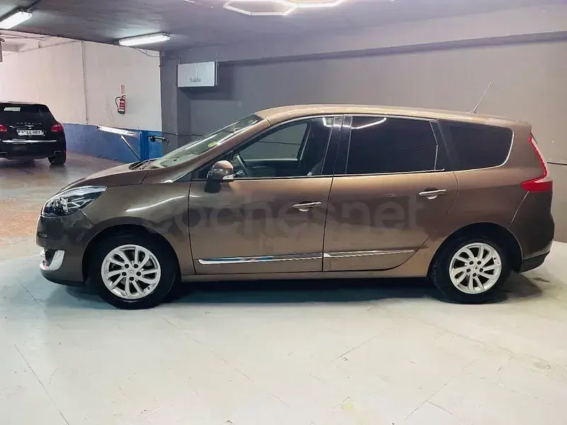 Usado Renault Grand Scénic III Business 110 CV (80 kW) 2013 Marrón Monovolumen
