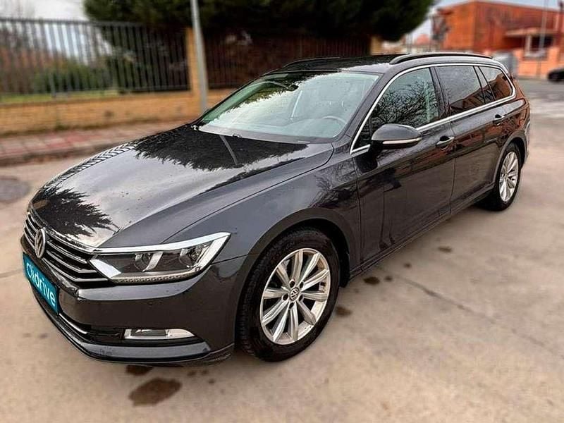 Usado VW Passat Advance 150 HP (110 kW) 2019 Cinzento Carrinha