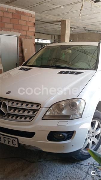 Blanco Usado 2006 Mercedes ML320 SUV | 6000 € (Buen precio) - Imagen 1/4