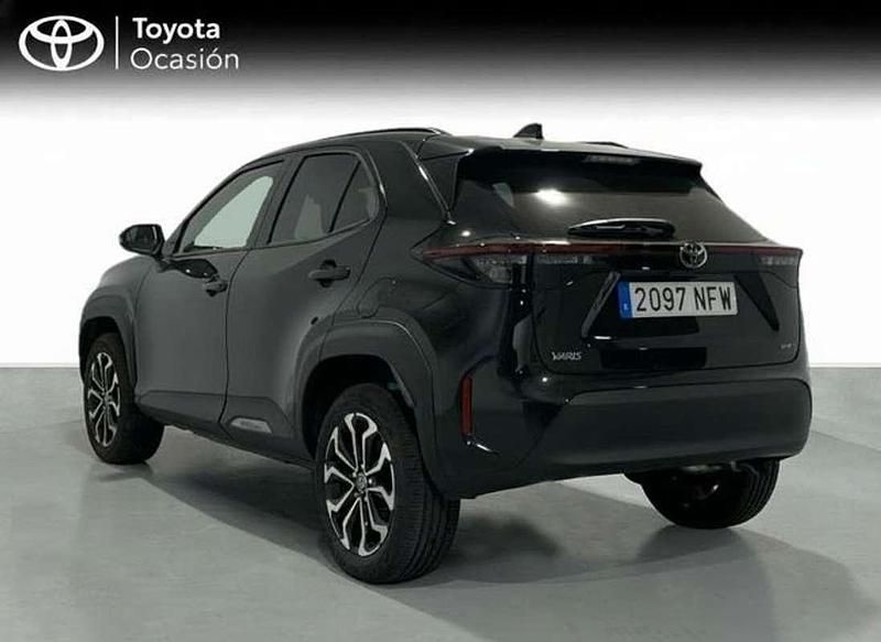 Usado Toyota Yaris Cross Active 132 CV (97 kW) 2025 Negro SUV