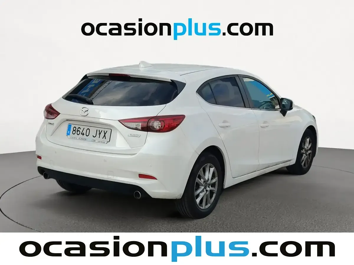 Begagnad Mazda 3 Style 150 HK (110 kW) 2017 Vit Sedan