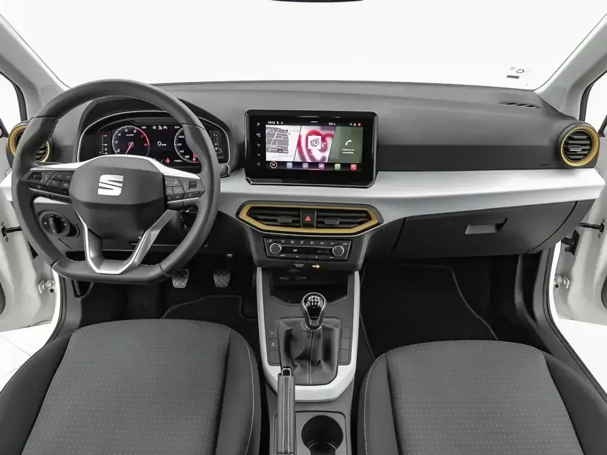 Begagnad Seat Arona Style 111 HK (81 kW) 2022 Vit SUV