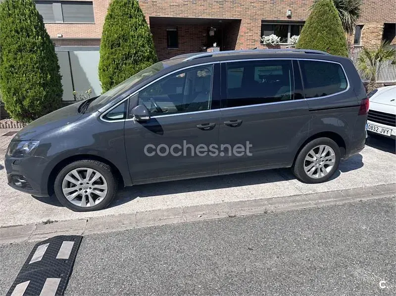 Usado Seat Alhambra 150 CV (110 kW) 2019 Gris / plata Monovolumen