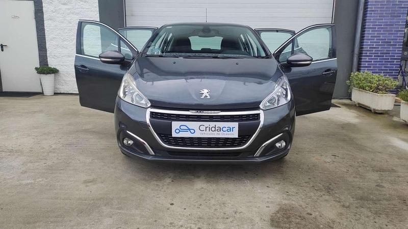 Usado Peugeot 208 Allure 99 CV (72 kW) 2017 Gris Utilitario