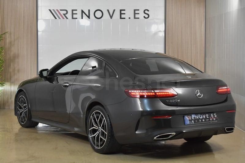 Usado Mercedes E220 194 CV (142 kW) 2023 Gris / plata Coupe