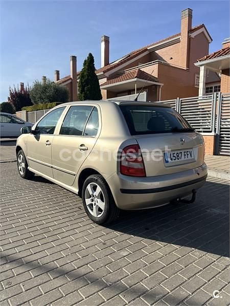 Usado Skoda Fabia Comfort 75 CV (55 kW) 2006 Beige Berlina