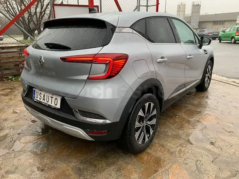 Usado Renault Captur Techno 90 CV (66 kW) 2024 Gris / plata SUV