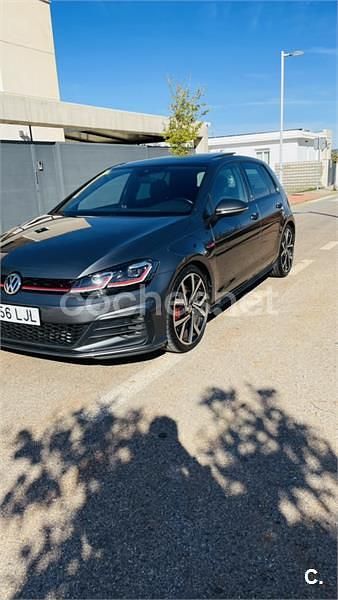 Usado VW Golf VIII GTI 245 CV (180 kW) 2020 Gris / plata Berlina