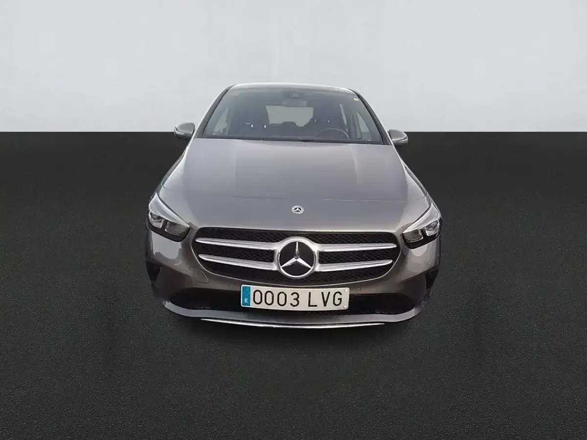 Usado Mercedes B180 116 CV (85 kW) 2021 Gris Utilitario